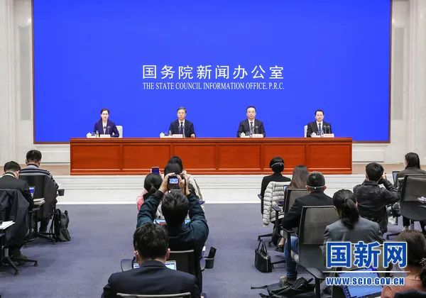 <strong>国家发改委：加快交通、水利、能源等重大基础设施建设</strong>